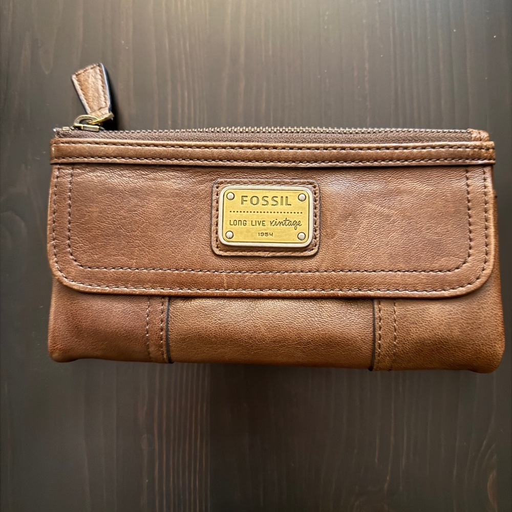 Fossil Vintage Brown Leather Clutch